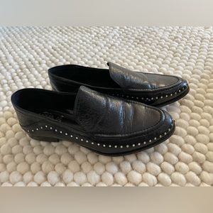 Vince Camuto women’s Jendaya studded loafer